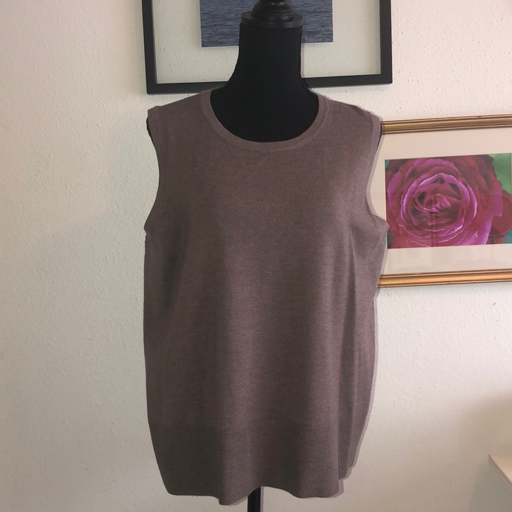 NEVER WORN STONE TANK SWEATER